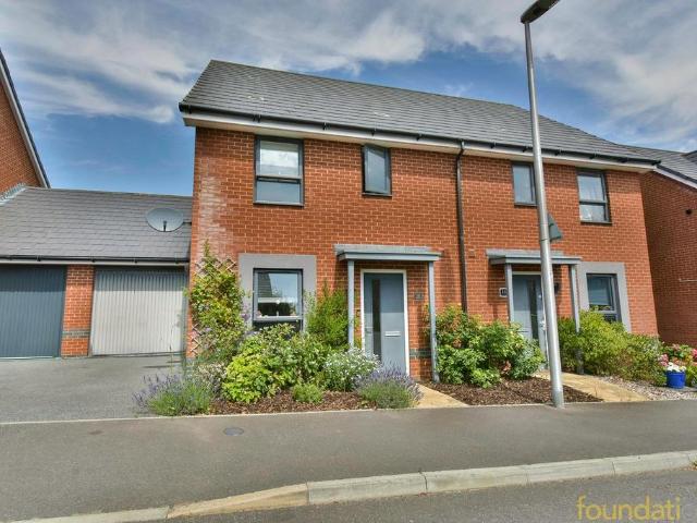House for sale in Pebsham, Heathlands