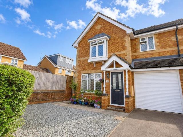 House for sale in Watermead, Buckinghamshire