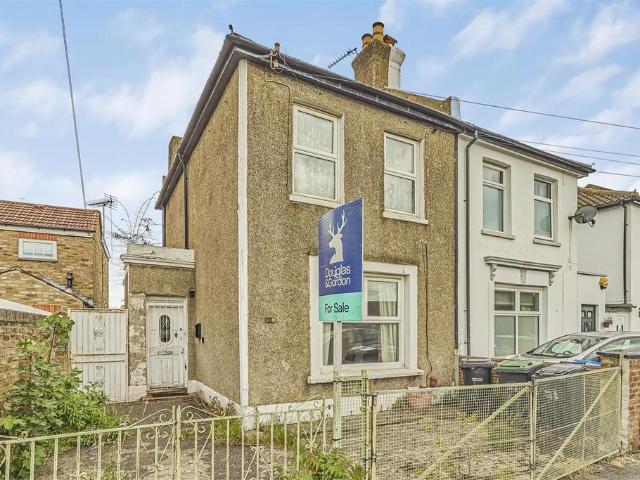 House for sale in London Borough of Croydon, Selhurst