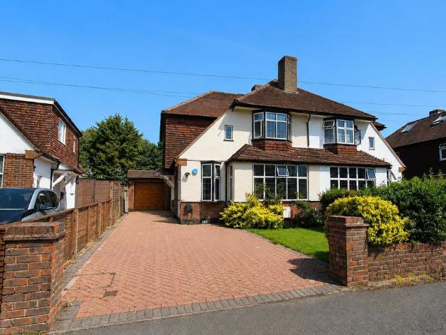 House for sale in London Borough of Croydon, Sanderstead