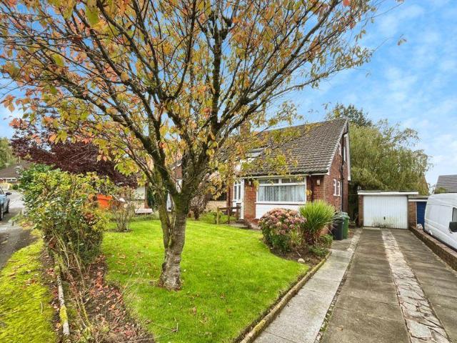 House for sale in Bradshaw, Lee Bank