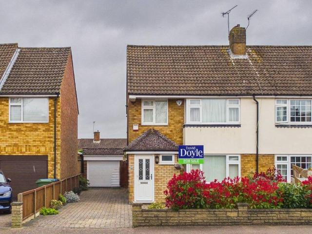 House for sale in Highfield, Pouchen End