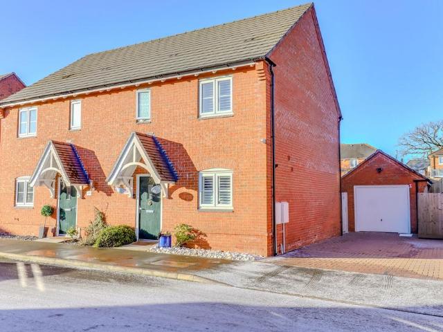House for sale in Elmfield, Leicestershire