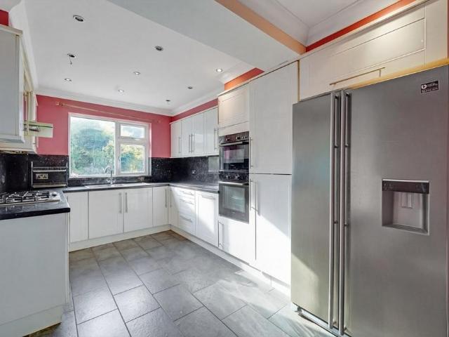House for sale in Hainault, Greater London