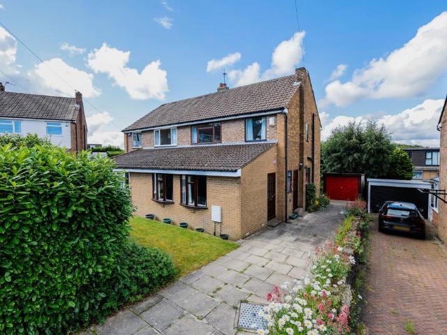 House for sale in Cookridge, West Yorkshire