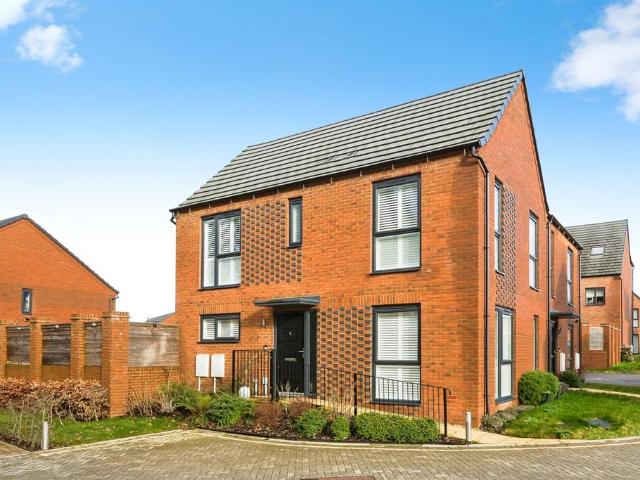 House for sale in Perryfields, West Sussex