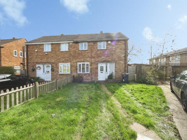 House for sale in Spring Park, Luton