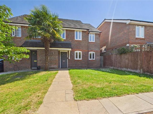 House for sale in Shinfield, Three Mile Cross