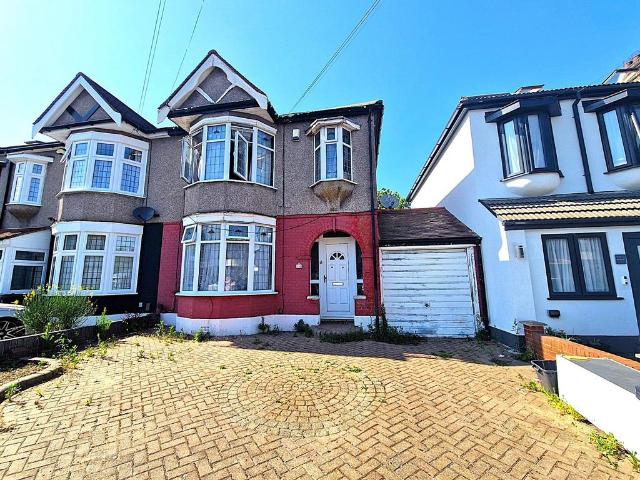 House for sale in Loxford, Seven Kings