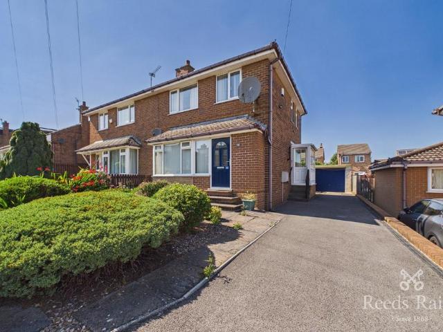 House for sale in Golcar, West Yorkshire