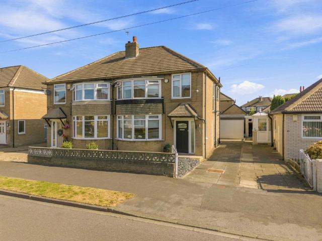 House for sale in Whitkirk, Austhorpe