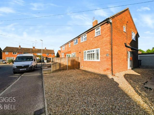 House for sale in Stopsley, Luton