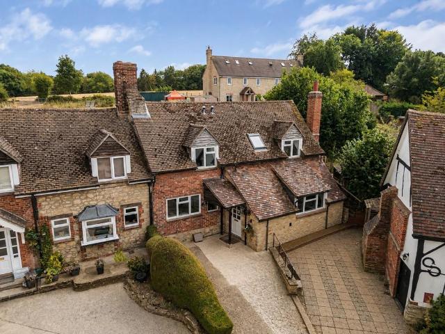 House for sale in Tiddington-with-Albury, Berrick Salome