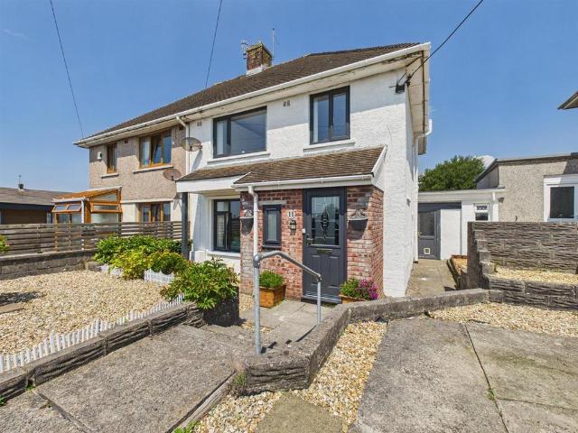 House for sale in Pyle, Wales