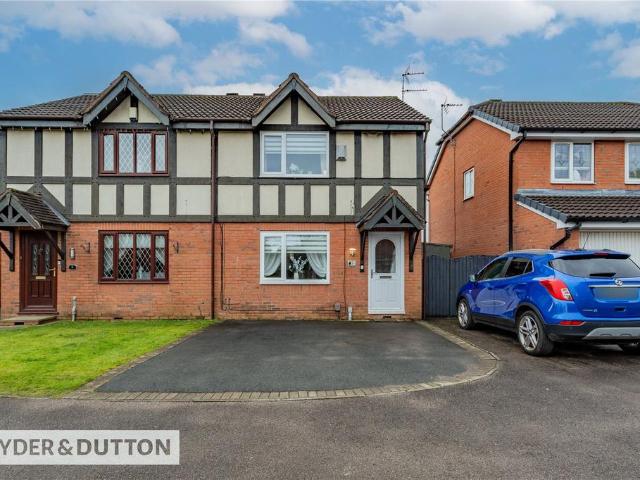 House for sale in Shaw and Crompton, Pendock