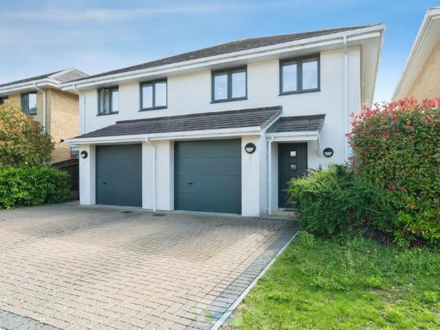 House for sale in Highcliffe