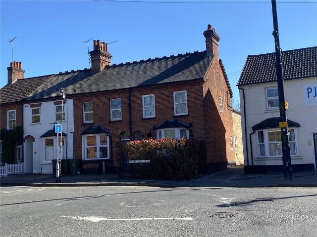 House for sale in Heol-las, Surrey