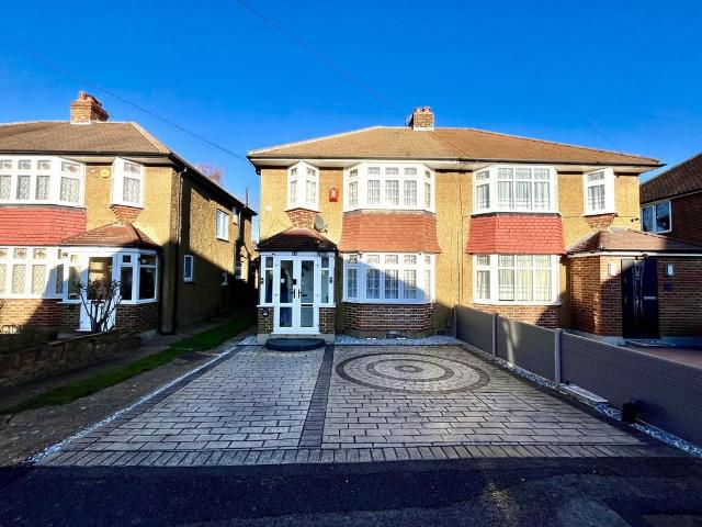 House for sale in Hook, Greater London