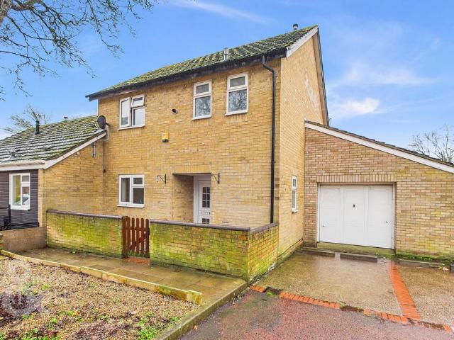 House for sale in Clover Hill, East Bank