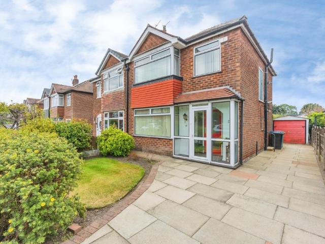 House for sale in Ashton upon Mersey, Trafford Park