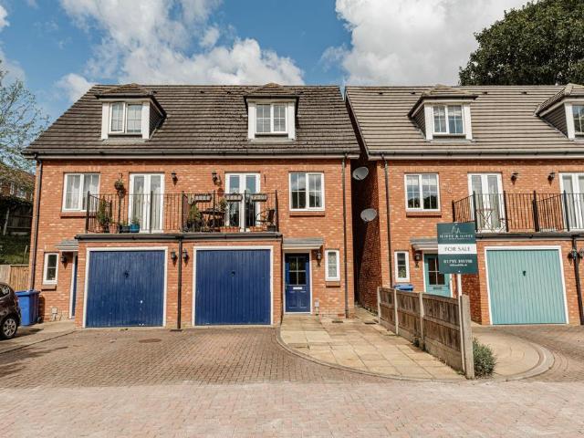 House for sale in Preston, Oad Street