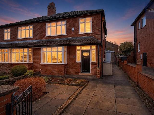 House for sale in Pudsey, West Yorkshire