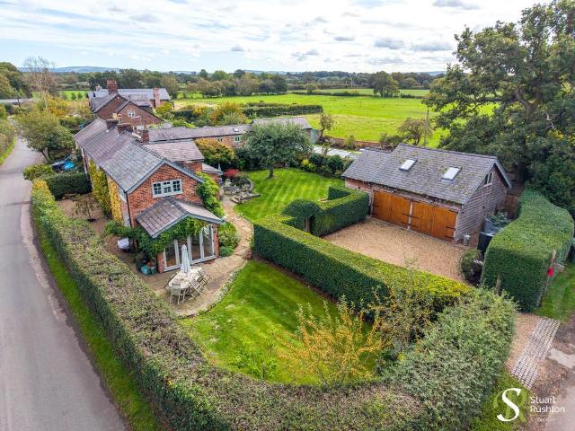 House for sale in Peover Heath, Snelson