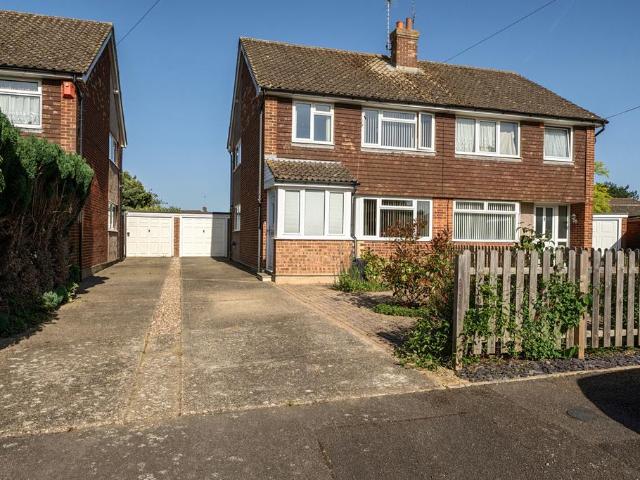 House for sale in The Butts, Kent