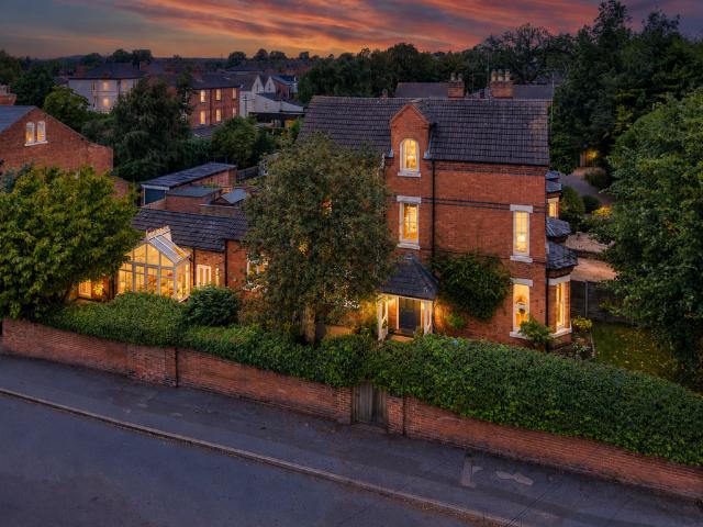 House for sale in Barton In Fabis, East Midlands