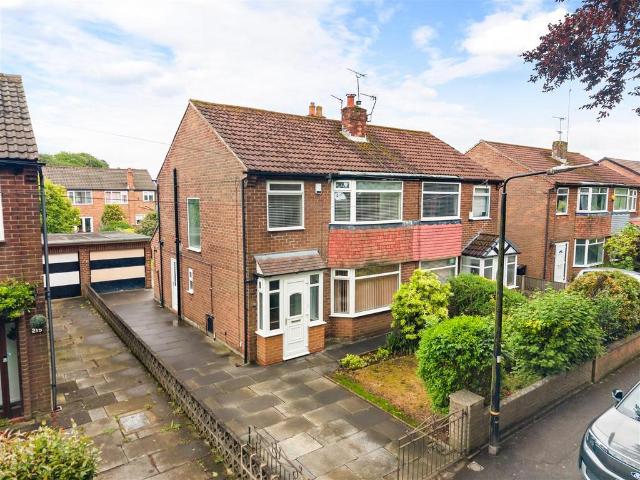 House for sale in Ashton upon Mersey, Trafford Park