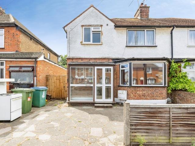 House for sale in Holywell Estate, North Watford