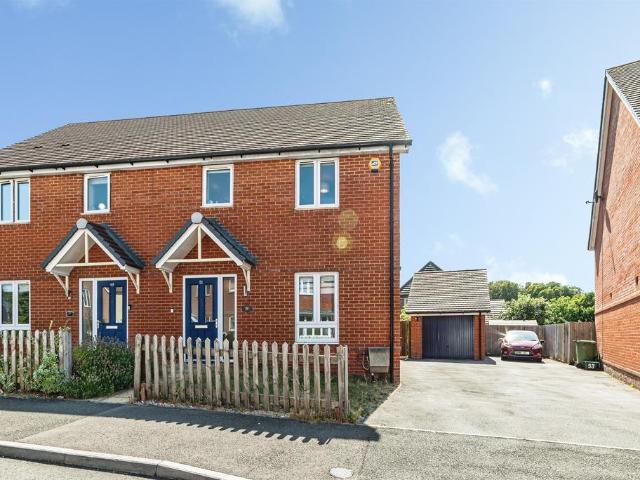 House for sale in Hounsome Fields, Priest Down