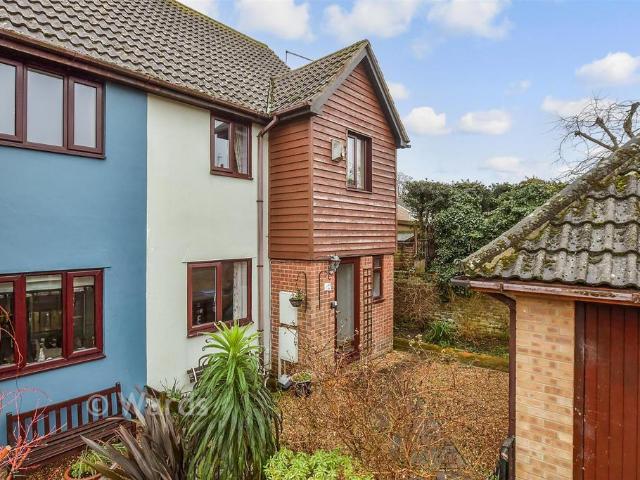 House for sale in Upper Walmer, Ash