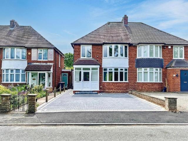 House for sale in Gun Hill, Warwickshire