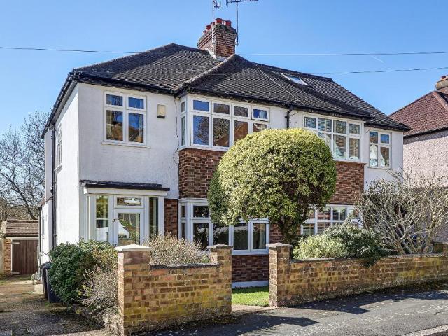 House for sale in London Borough of Croydon, Selsdon
