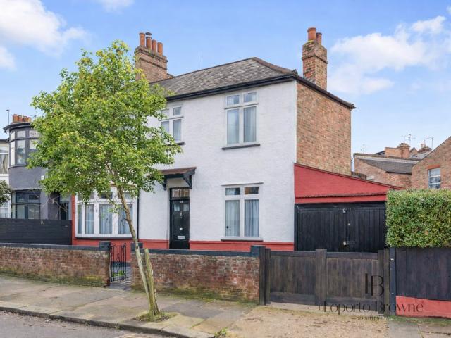 House for sale in Harlesden, Greater London