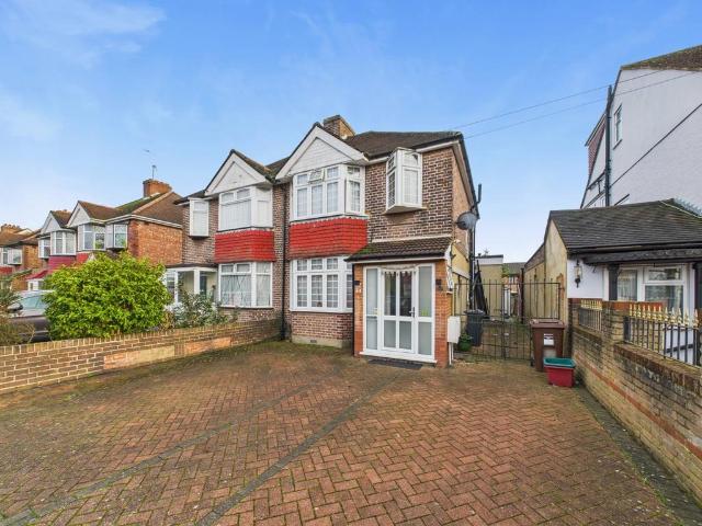 House for sale in London Borough of Hounslow, Feltham