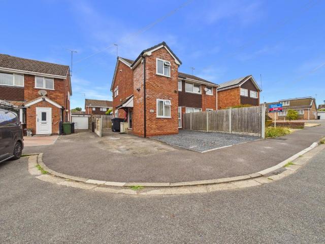 House for sale in Lower Wick, Worcestershire