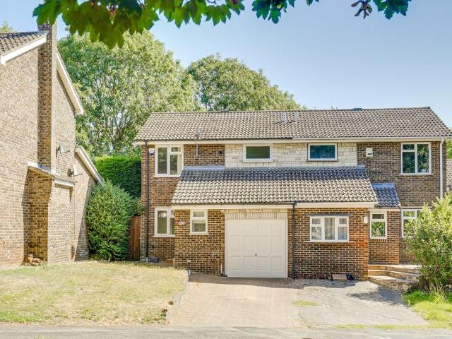 House for sale in Leighton-Linslade, Linslade