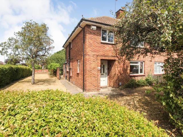 House for sale in Queens Park, Bedford
