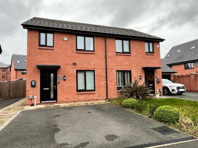 House for sale in Greenheys, Greater Manchester