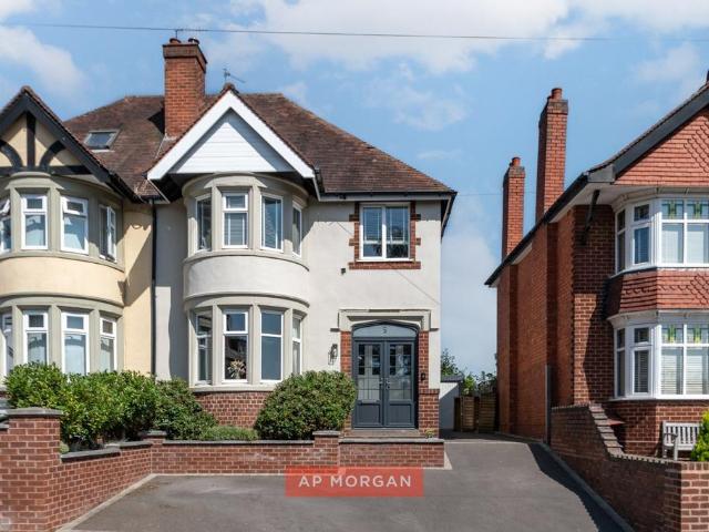 House for sale in Stourbridge, West Midlands