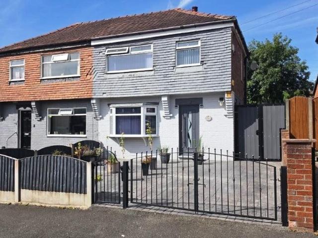 House for sale in Greenheys, Greater Manchester