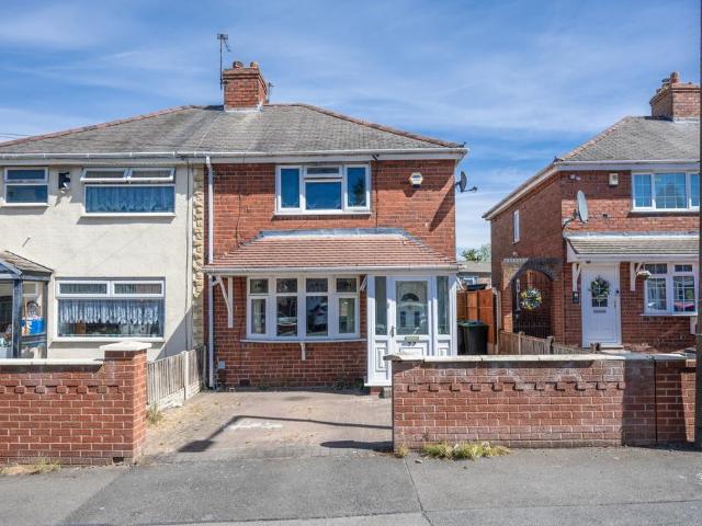 House for sale in Black Lake, Hill Top