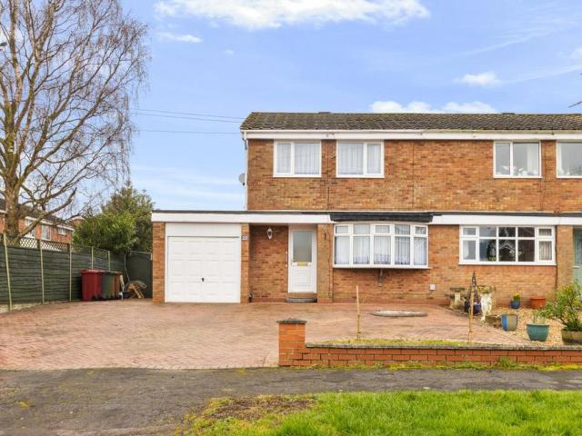 House for sale in Fields End, North Lincolnshire