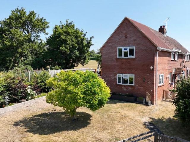 House for sale in Barton Stacey, Hampshire