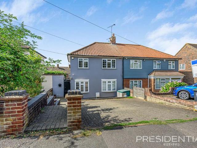 House for sale in Debden Green, Epping