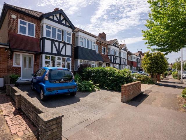 House for sale in London Borough of Redbridge, Greater London
