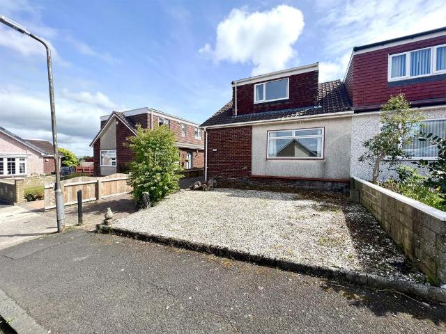 House for sale in Crosshouse, Scotland