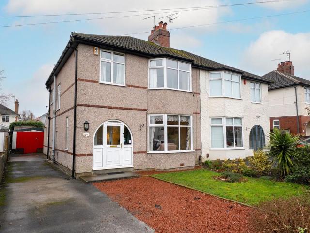 House for sale in Hookstone, Harrogate